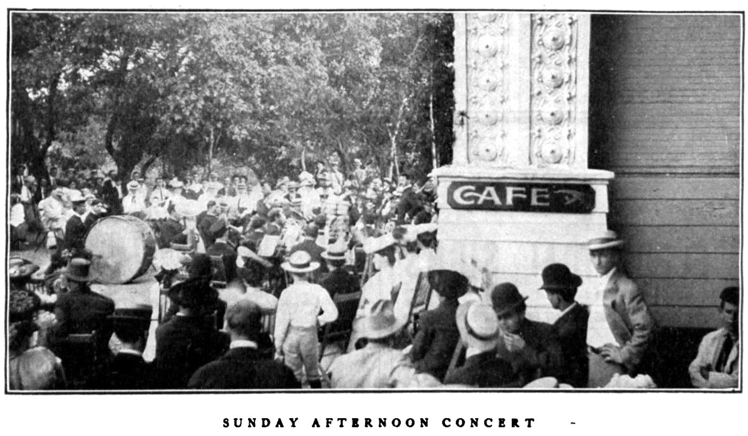 Sunday afternoon concert at Lake Cliff Park, 1906